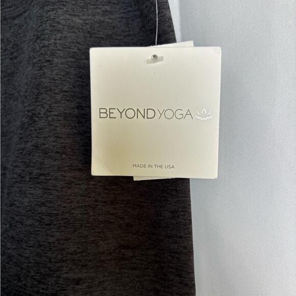 Beyond Yoga high waisted Midi Legging - Picture 3 of 7